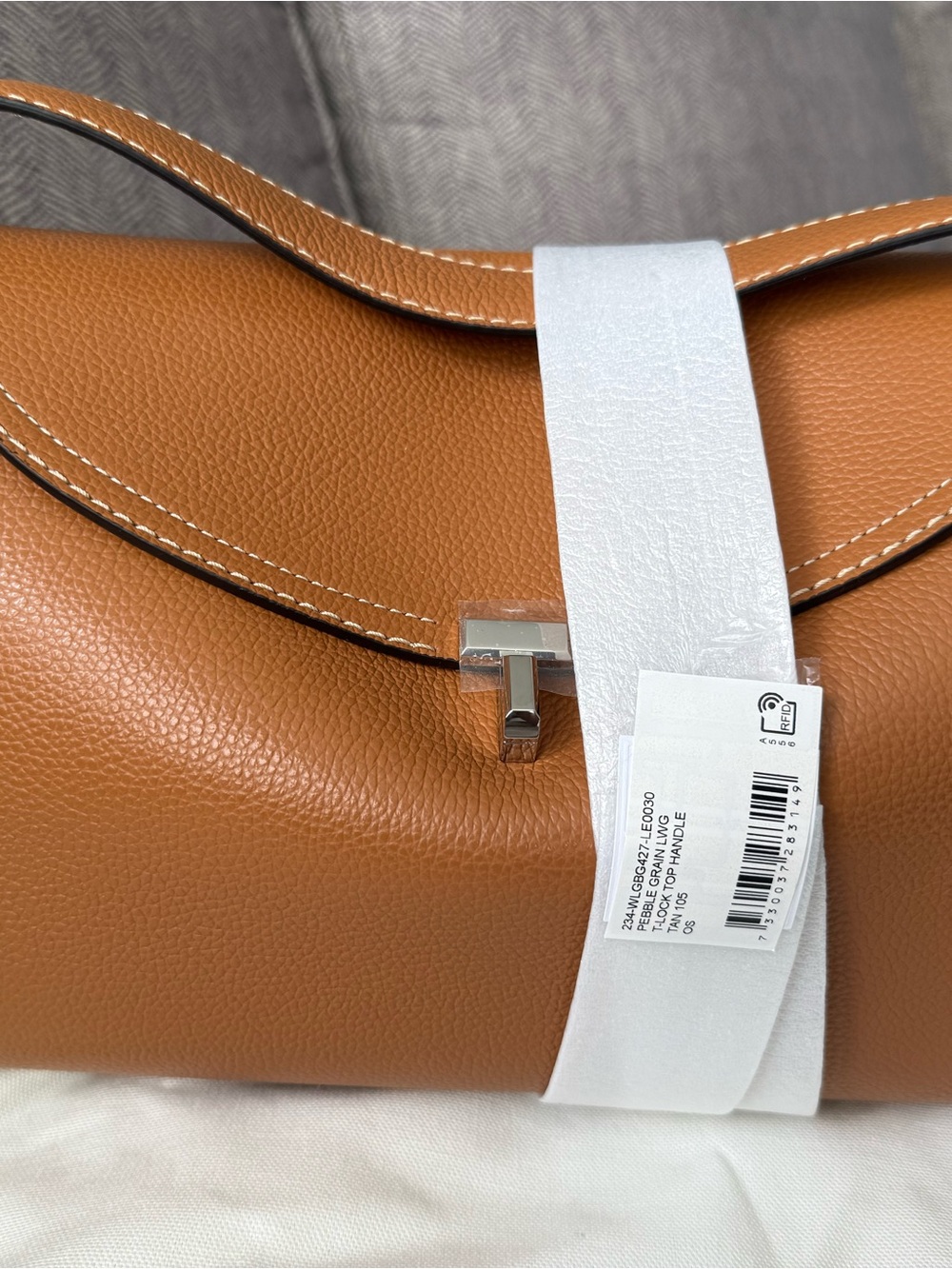 Toteme Cognac Leather Shoulder Bag - Picture 3 of 5